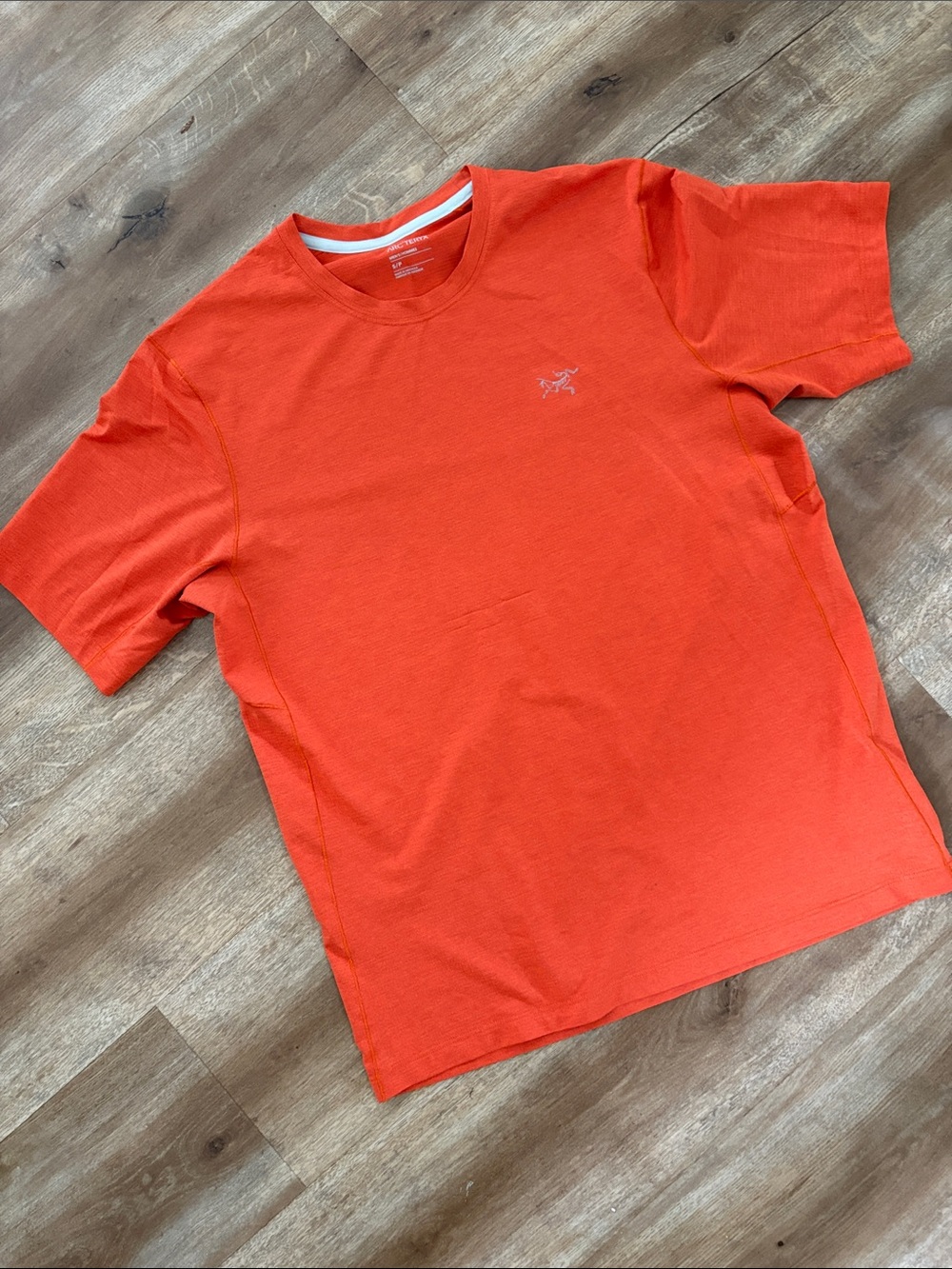 Arc'teryx Men's Short Sleeve Crew Tee in Vivid Orange
